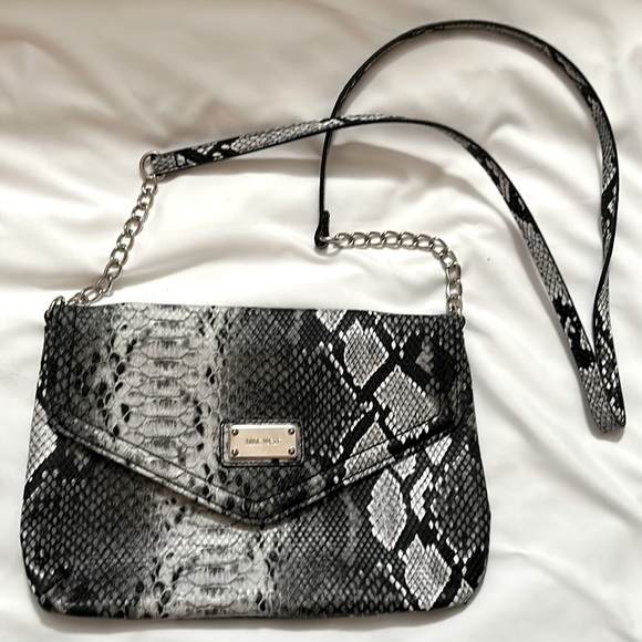 Nine West Handbags - Nine West snake skin crossbody bag